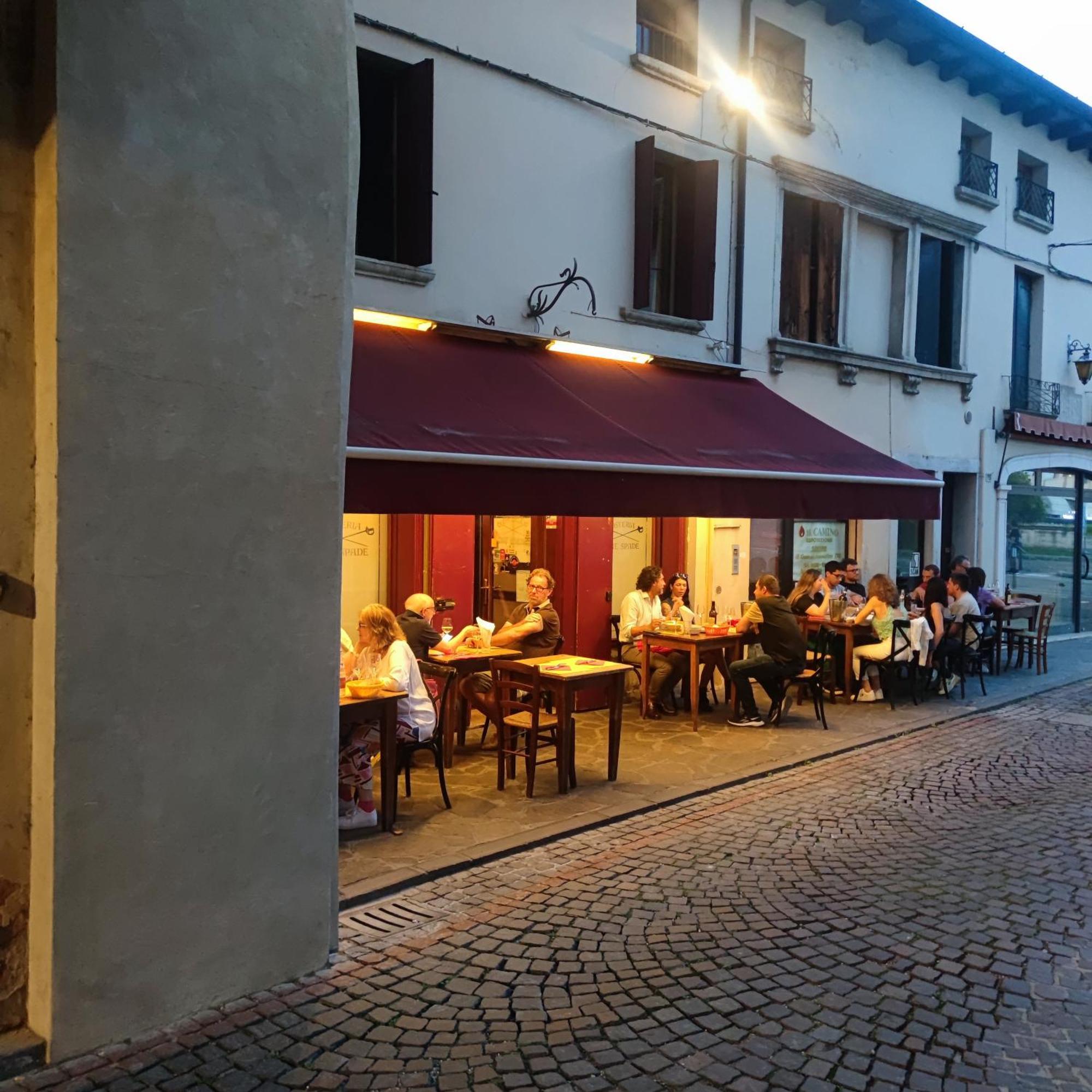Bbconegliano Bixio Hostal *